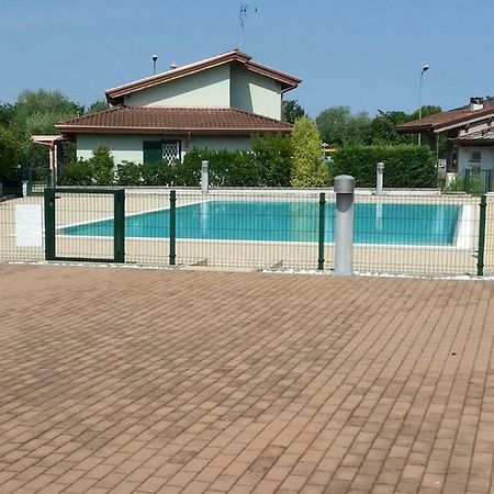 Peschiera Appartamenti Vacanze Peschiera del Garda Exteriör bild