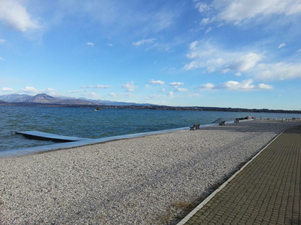 Peschiera Appartamenti Vacanze Peschiera del Garda Exteriör bild