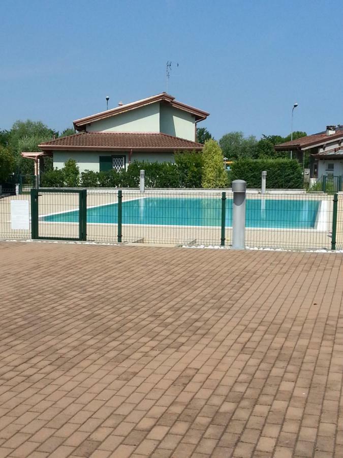 Peschiera Appartamenti Vacanze Peschiera del Garda Exteriör bild
