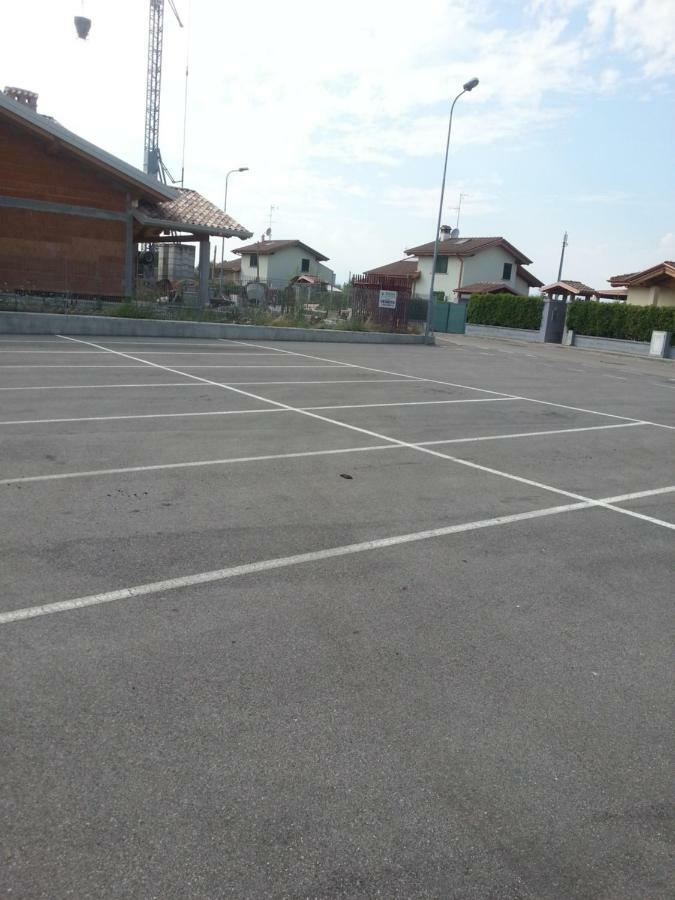 Peschiera Appartamenti Vacanze Peschiera del Garda Exteriör bild