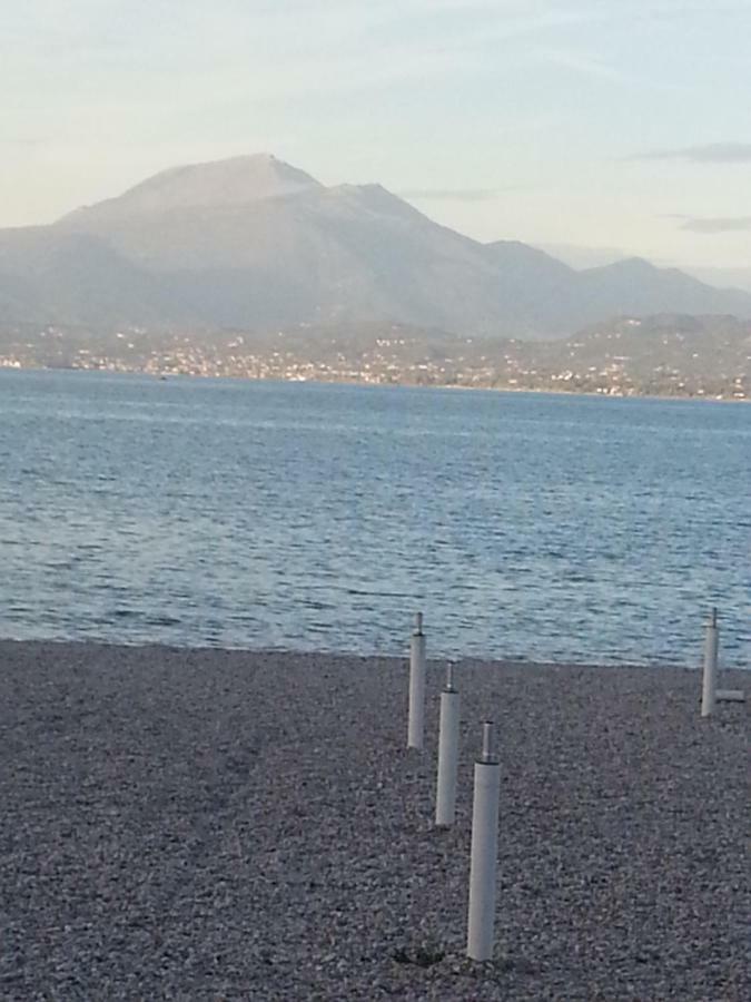 Peschiera Appartamenti Vacanze Peschiera del Garda Exteriör bild